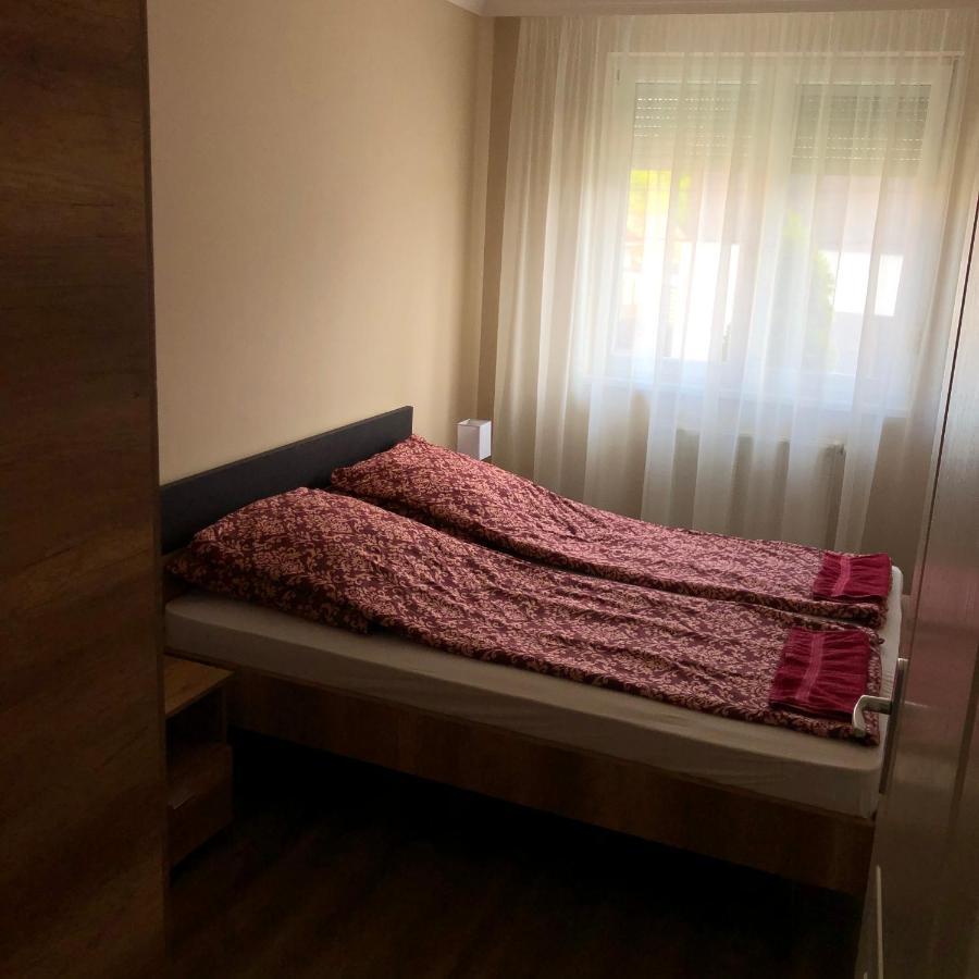 Alina Apartmanok ไฮจ์ดุสโซบอสโล ภายนอก รูปภาพ